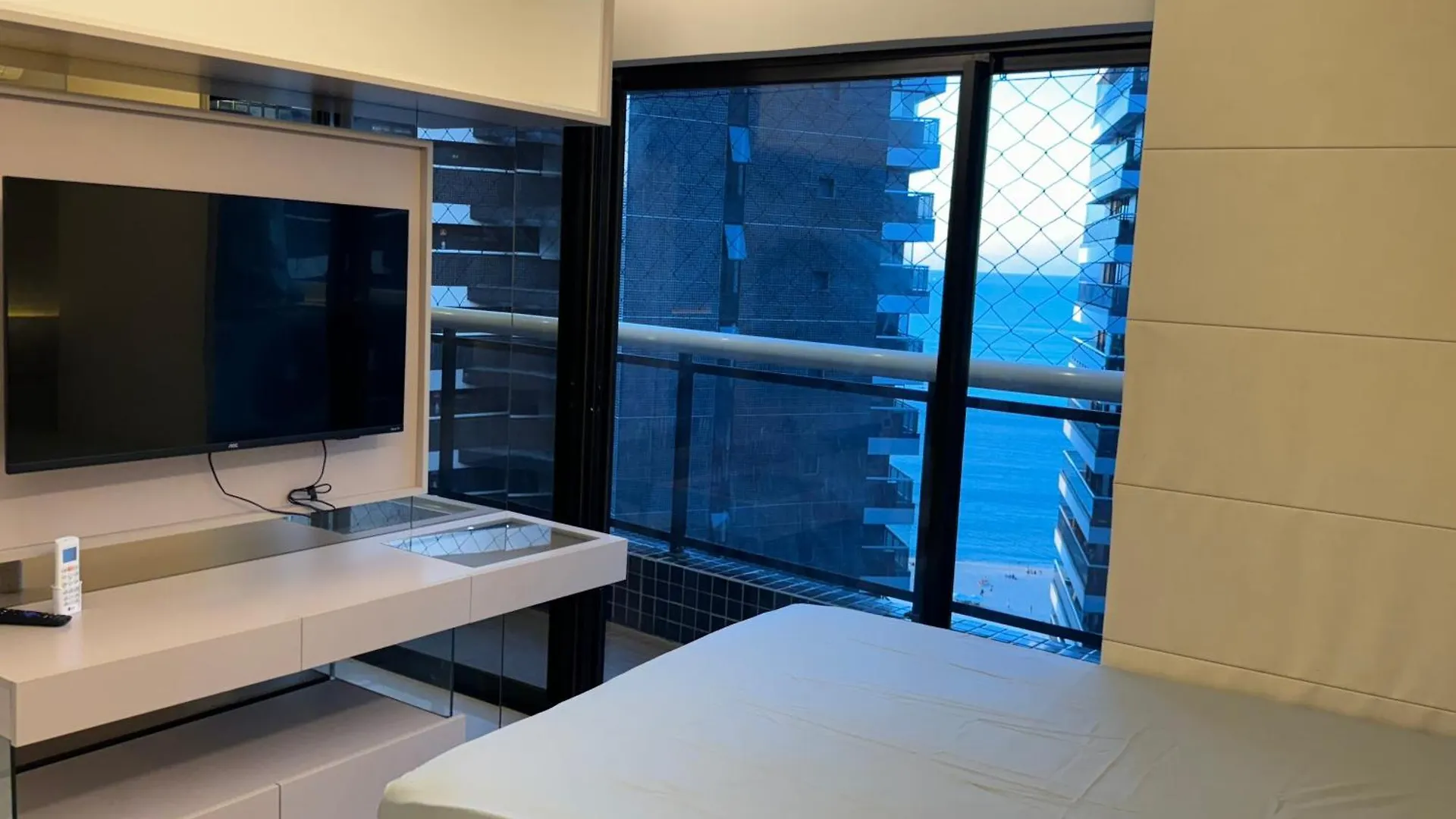 Apartamento Com 02 Quartos, Beira Mar, Fortaleza - Ce. Apartment